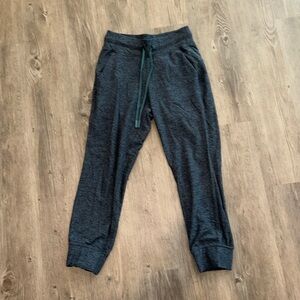Lululemon ready to rulu cropped jogger size 4